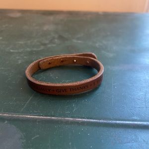 Adjustable leather bracelet